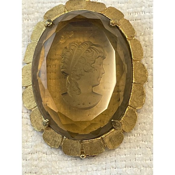 1960's Cameo Reverse Cut Glass Gold Tone Scalloped Edge Brooch Vintage - Picture 5 of 7